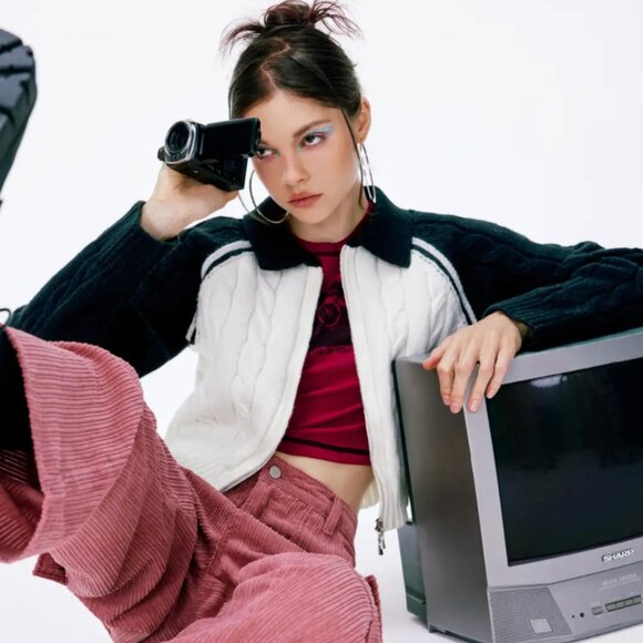 Cider NWOT pink corduroy wide leg pants size small - Picture 2 of 5